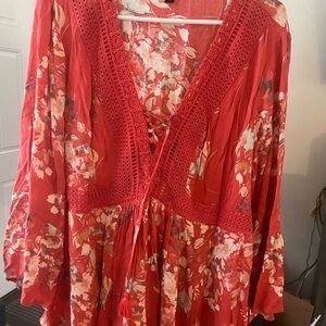 TORRID TOP 1 BELL SLEEVES